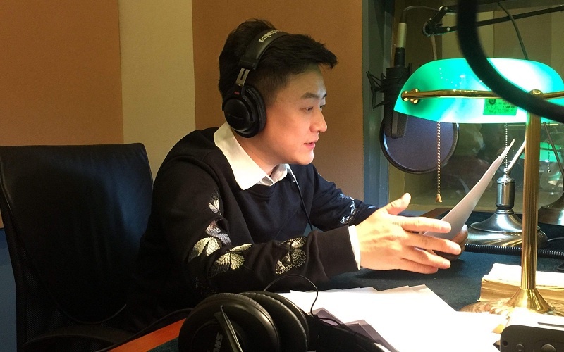 因为这位配音演员确实比较知名,而且有过不少的代表作,他就是张杰