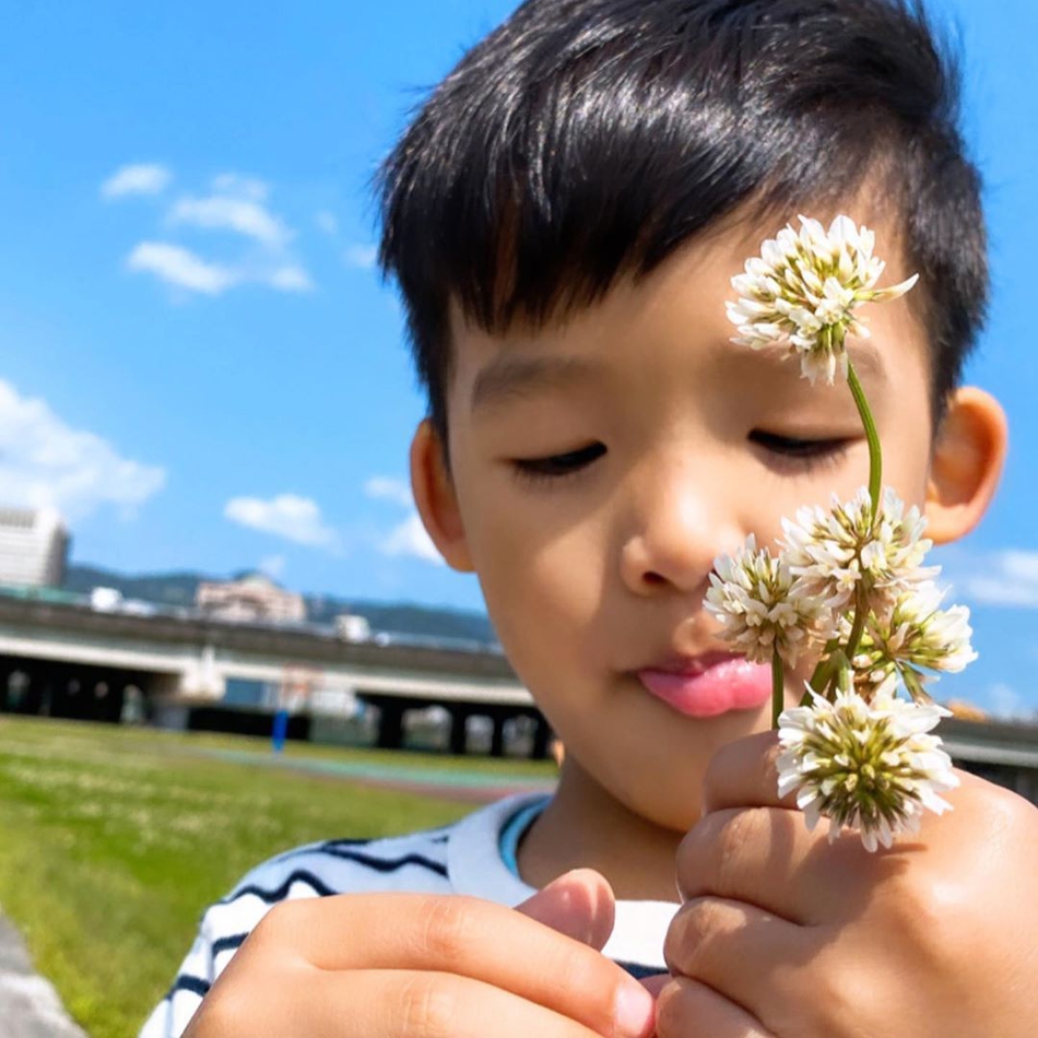 陈建州晒双胞胎儿子近照 谈作父亲"陪孩子是幸福"