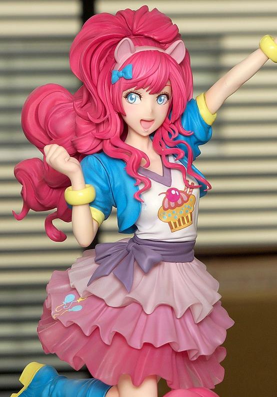 彩虹小马萍琪派变美少女火焰长发笑得甜手办售价超一万日元