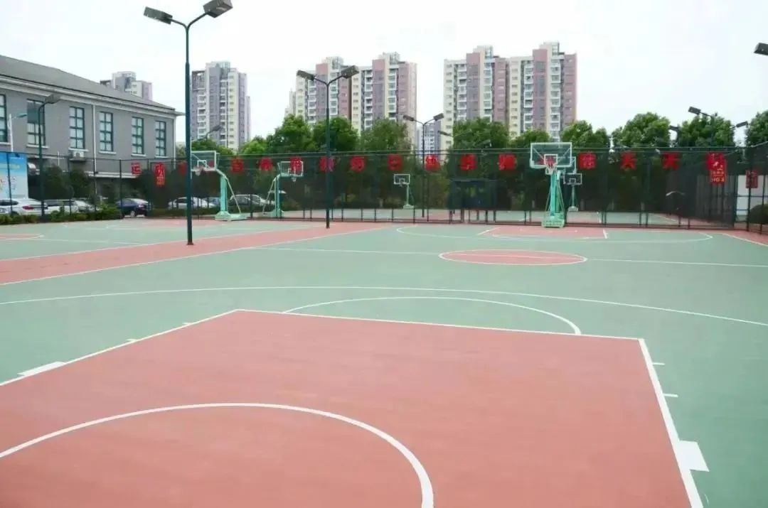 张家港东城体育公园图片