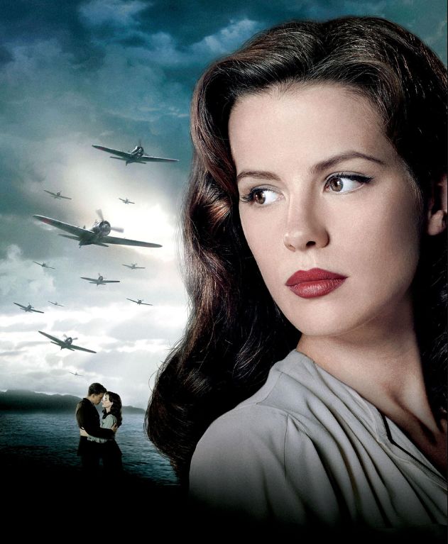 上天还是眷顾才女的,2001年凯姐出演《珍珠港》这部商业巨著里的女主