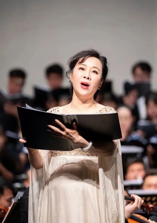 张立萍武汉是我的家乡我思恋故乡的明月