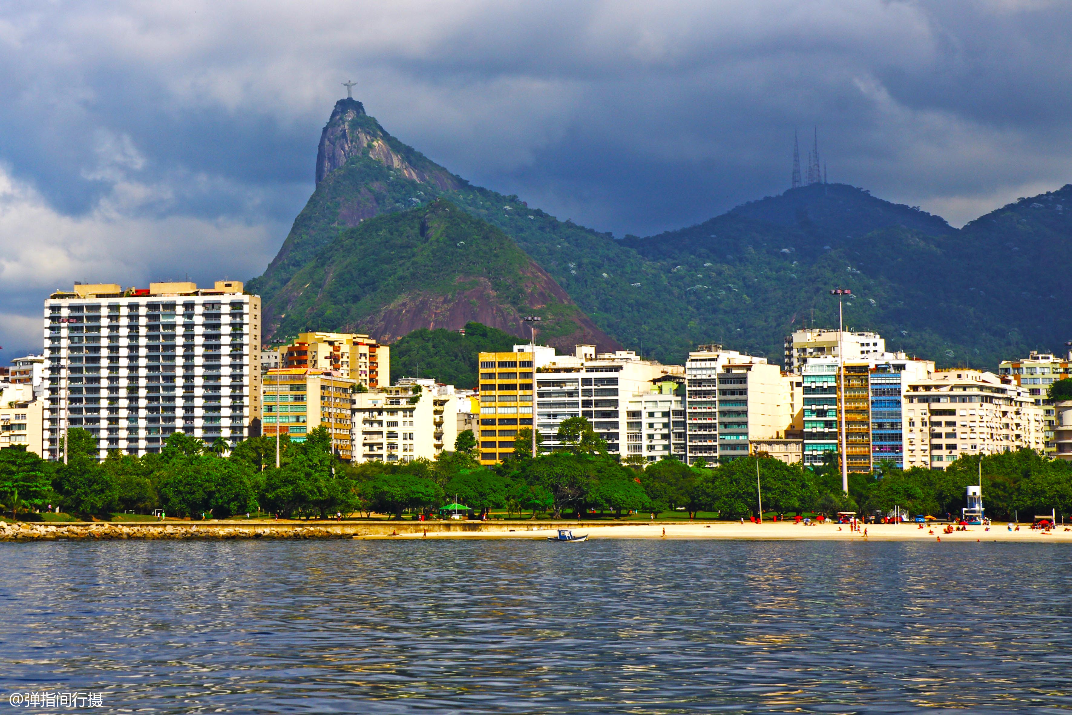 巴西"上帝之城",由山海岛屿组成的"仙境",风光美得无法形容