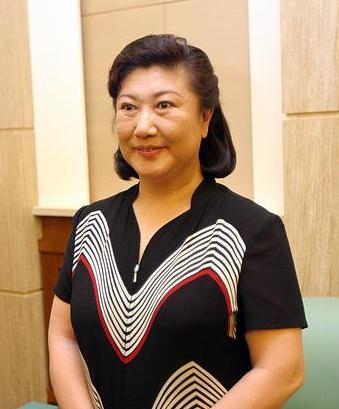春晚笑星高秀敏,因心脏病46岁早逝,女儿继承遗产嫁国家二级演员