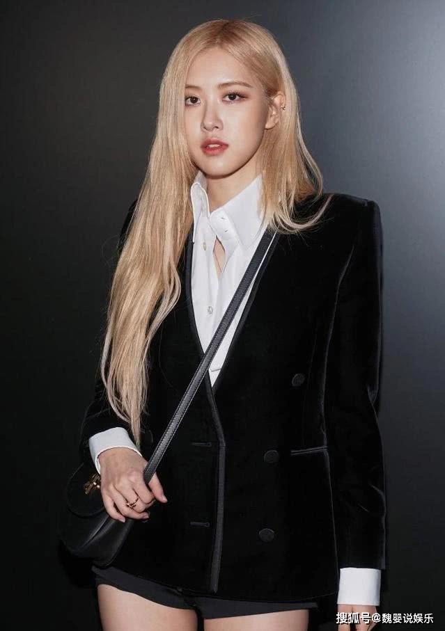 blackpink朴彩英穿天鹅绒西装现身气质温柔优雅大秀漫画腿