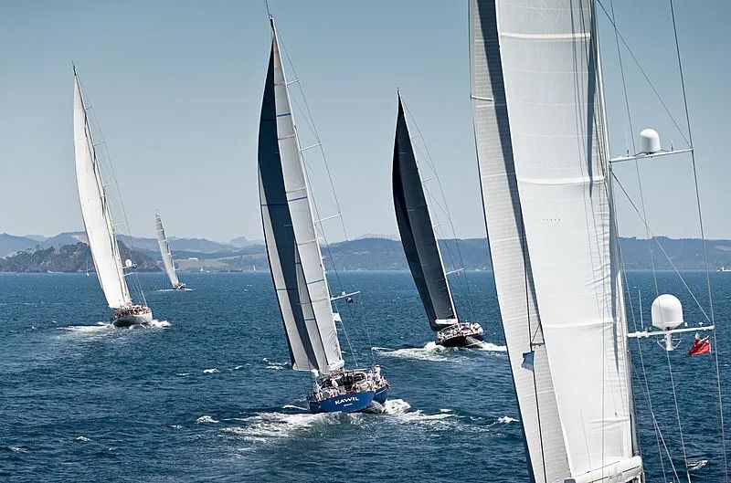 81岁单人不间断环球航行新记录诞生