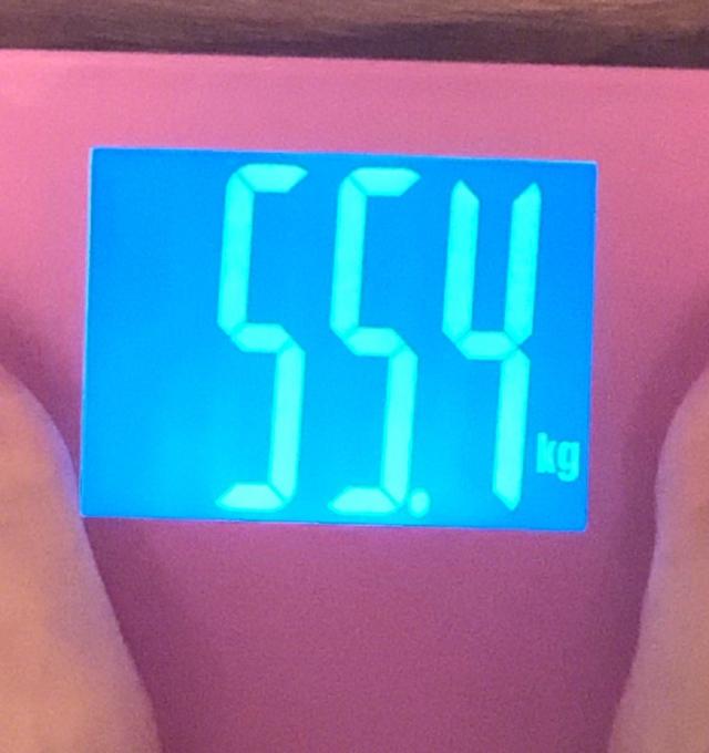 张馨予秀体重高达111自曝宅家胖10斤比杨幂重了整整20斤