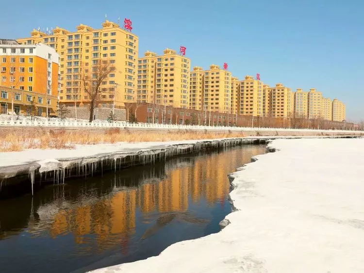 鹤岗之后的东北故事赏冰乐雪二人转低调赵本山时代结束