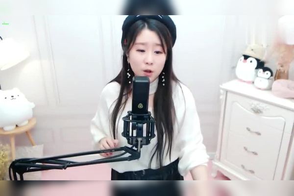 菲儿孟婆的碗唱的很投入听完眼睛湿了