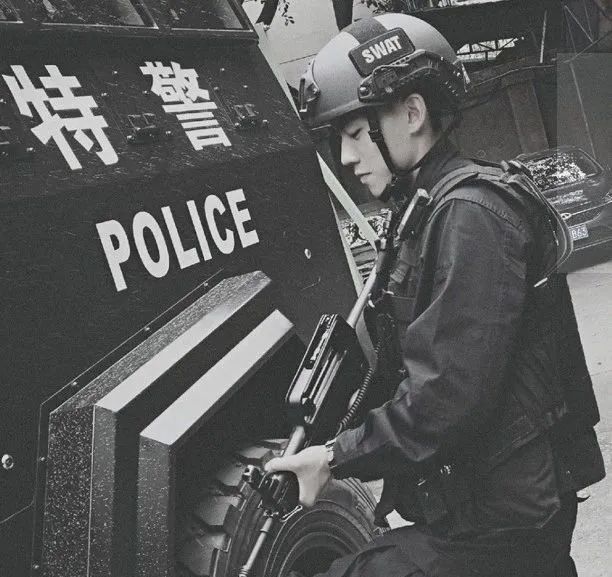 从医生到特警,有颜又有才,"基层f4"迷倒9亿少女!