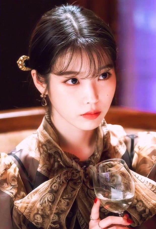 人间理想型iu复古妆容美出新高度复古唇色原来这么显气质