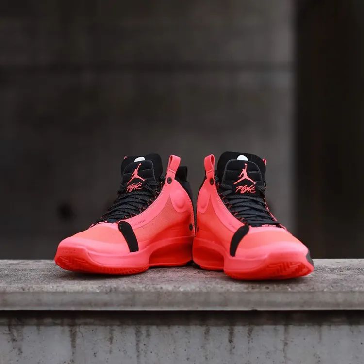 东契奇郭艾伦同款pe配色黑红aj34下月发售