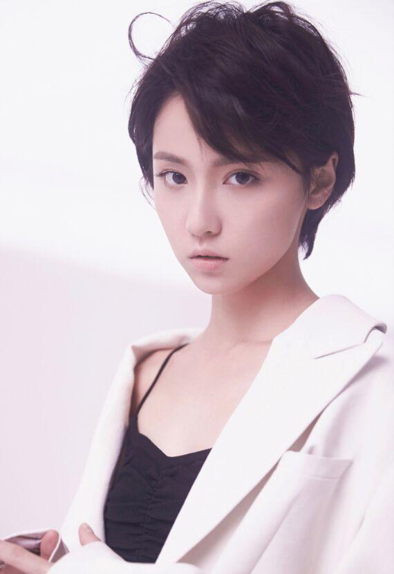 斗鱼诸葛大力直播间人气最高千万吃鸡掉崖重伤被敌方围观致死