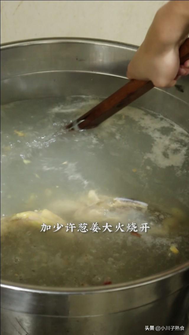 川卤现捞高汤熬制方法