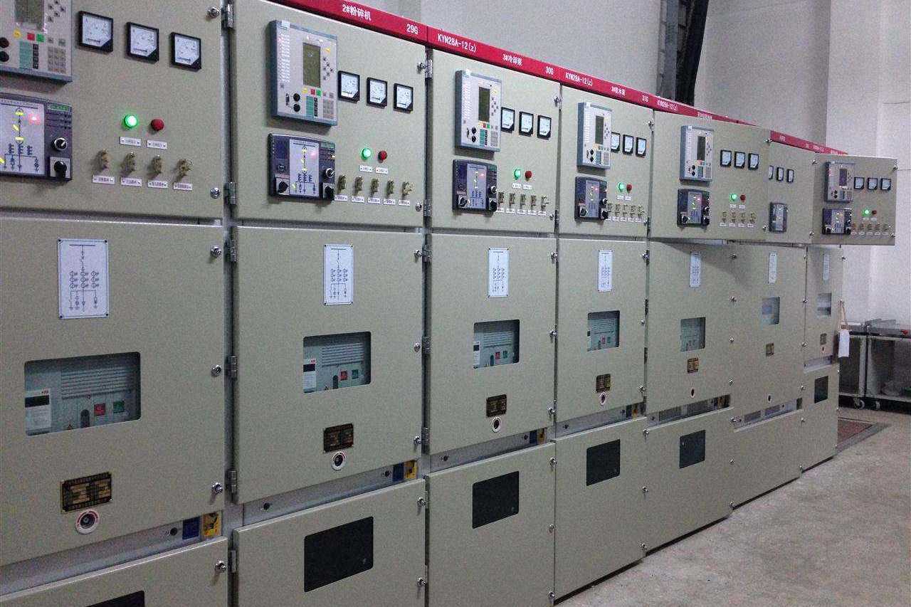 开关柜(又称成套开关或成套配电装置)它是以断路器为主的电气设备,是