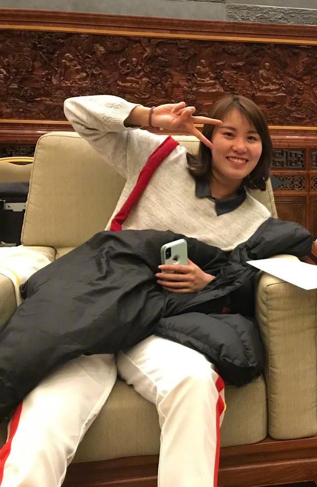 傅园慧素颜好暗沉未修图气质却好基础款卫衣穿的真寒酸