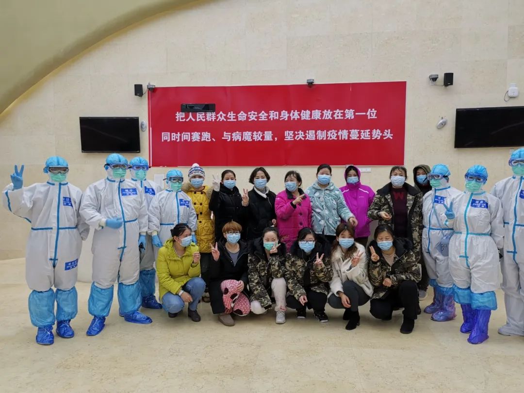 江夏方舱医院里,从2月14日始,共收治了391名确诊轻症患者,无一例转为