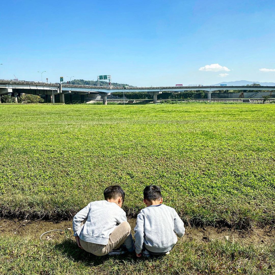 陳建州曬雙胞胎兒子近照 談作父親