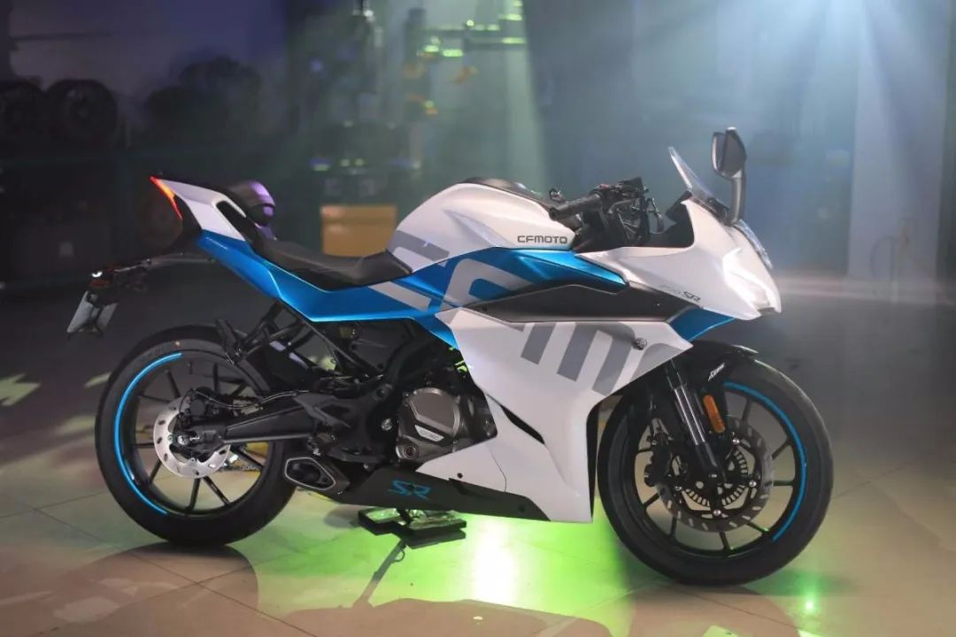 春风250sr各项参数正式发布和250nk有什么不同