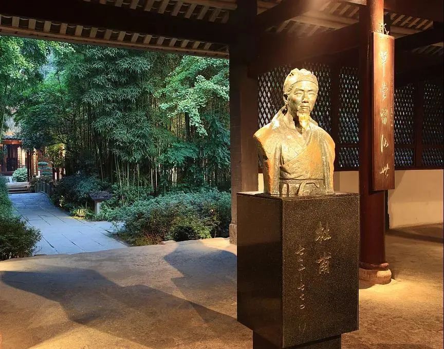 李白和杜甫谁更厉害诗人们已经吵了一千多年