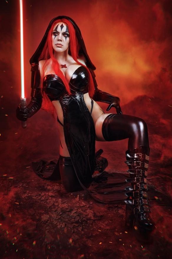 俄妹cos《古墓丽影》女神劳拉:身材火辣的盗墓者