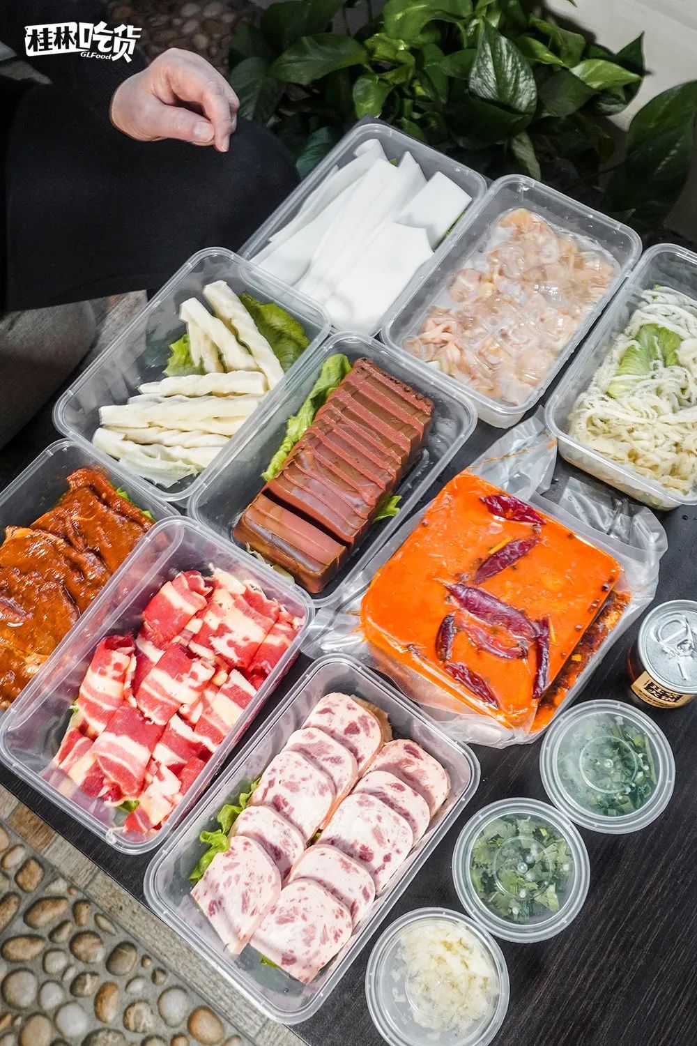 火了5年的辻堂火锅第①次外卖来啦专搞些家里吃不到的人气硬菜