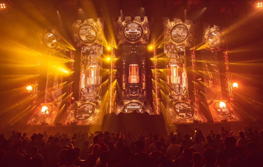 那些燃爆现场的国外音乐节的舞台效果