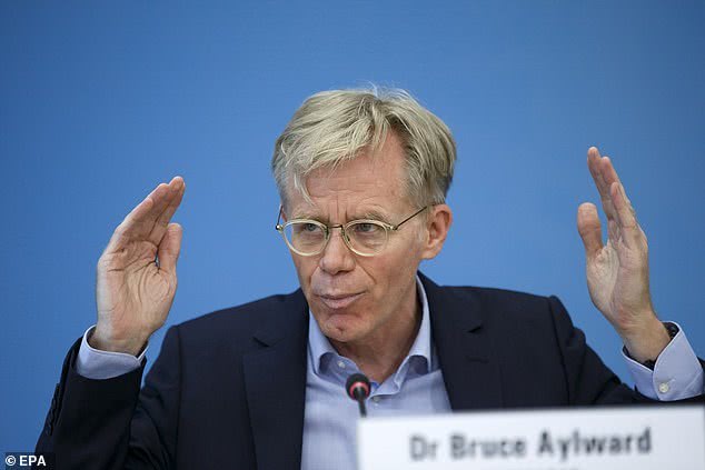 世界卫生组织赴中国考察的专家组负责人艾尔沃德说,中国在抗击疫情