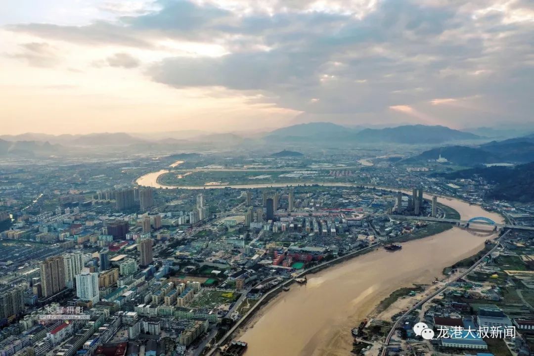 龙港92年航拍详细图片