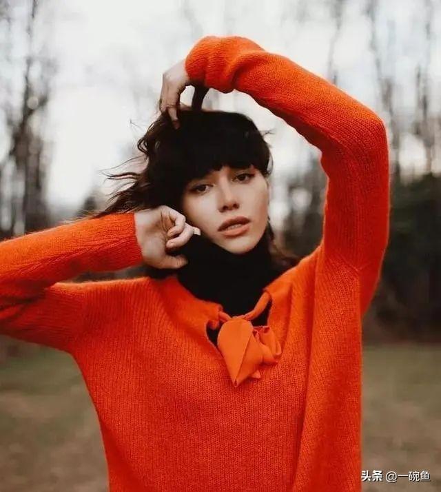 谁说橘色会显黑这样穿让你美翻天