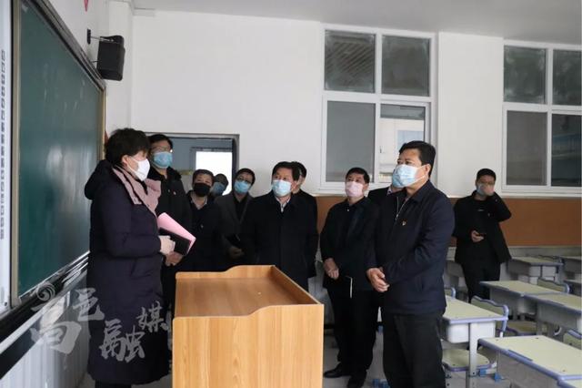 高邑县委书记万树军调研教育系统疫情防控及教育教学工作