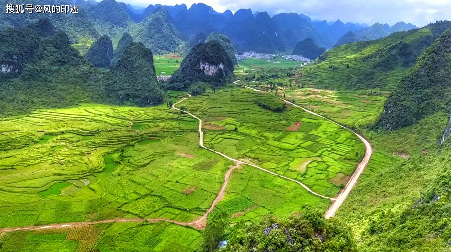 原创中越沿边公路小众路线上显山不露水的山水田园风光