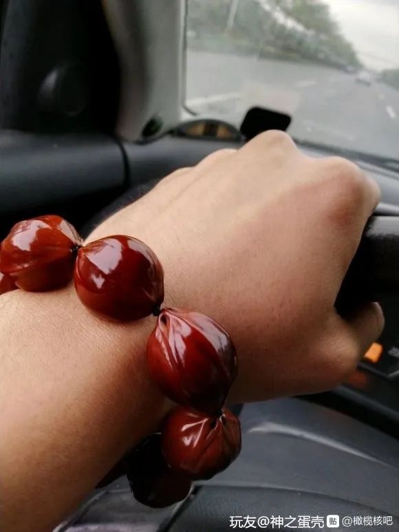 5年橄榄核盘出了红润的玻璃底