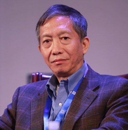 许成钢:应以科学为依据控疫情,全面免除中小企业税费