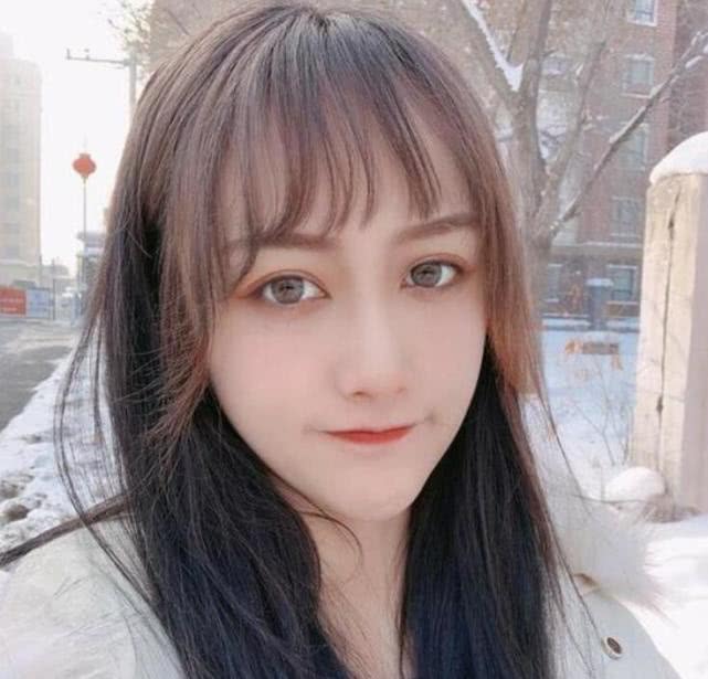 rng女主持直播间被封,只因为出现这4个字,斗鱼在搞区别对待