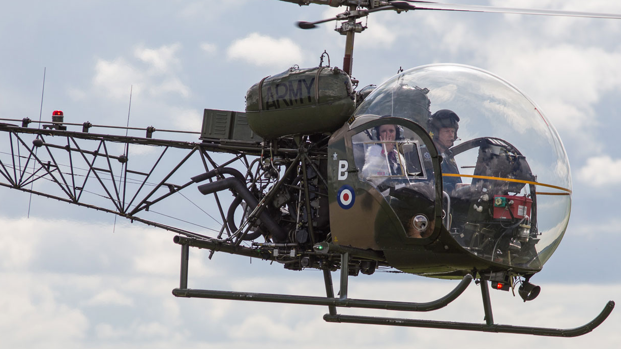 当年,贝尔47直升机由成立于1935年,总部位于德克萨斯