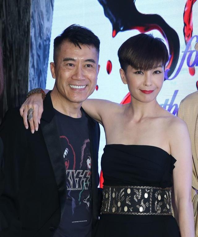 而伍姑娘与2月24日刚度过51岁生日,她直言是圈中好友陈山聪夫妇及陈敏