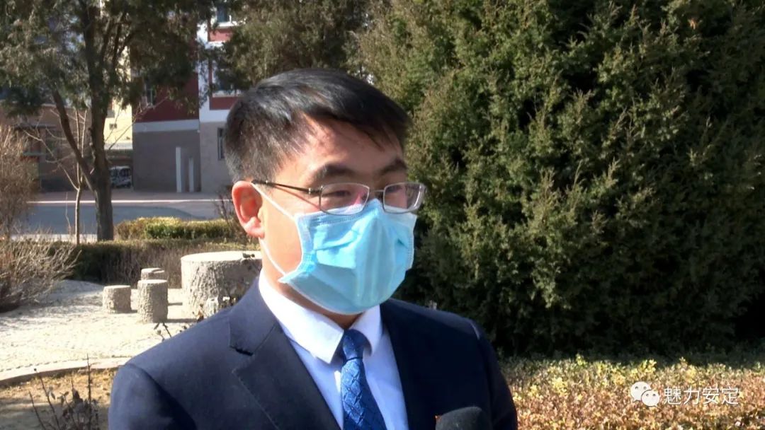 "巉口镇党委书记韩喜乾坚定的说(记者:史潇娟 刘