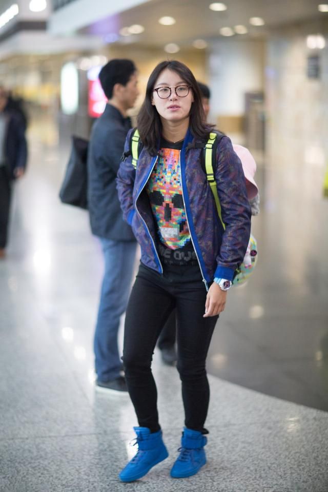 傅园慧素颜好暗沉未修图气质却好基础款卫衣穿的真寒酸