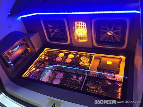 丰田汉兰达音响改装配置 / 主机:美国麦景图mx5000 / 处理器:卡莱维尔