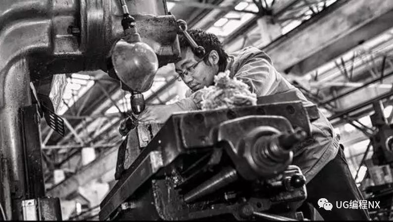 制造业工人10年前和现在的对比有些心酸