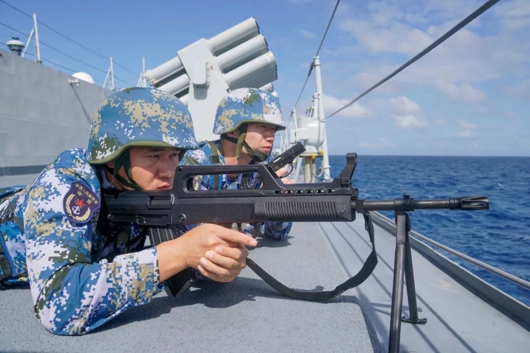 历时41天总航程达14000余海里南部战区海军远海联合训练编队凯旋