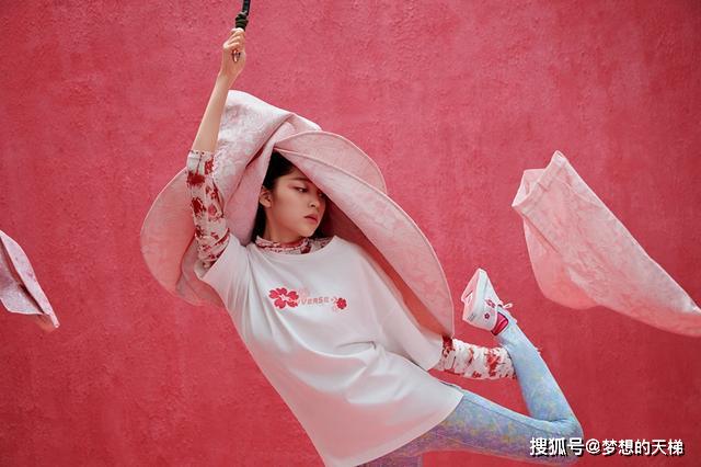欧阳娜娜上脚示范!converse 全新樱花系列刚刚发售