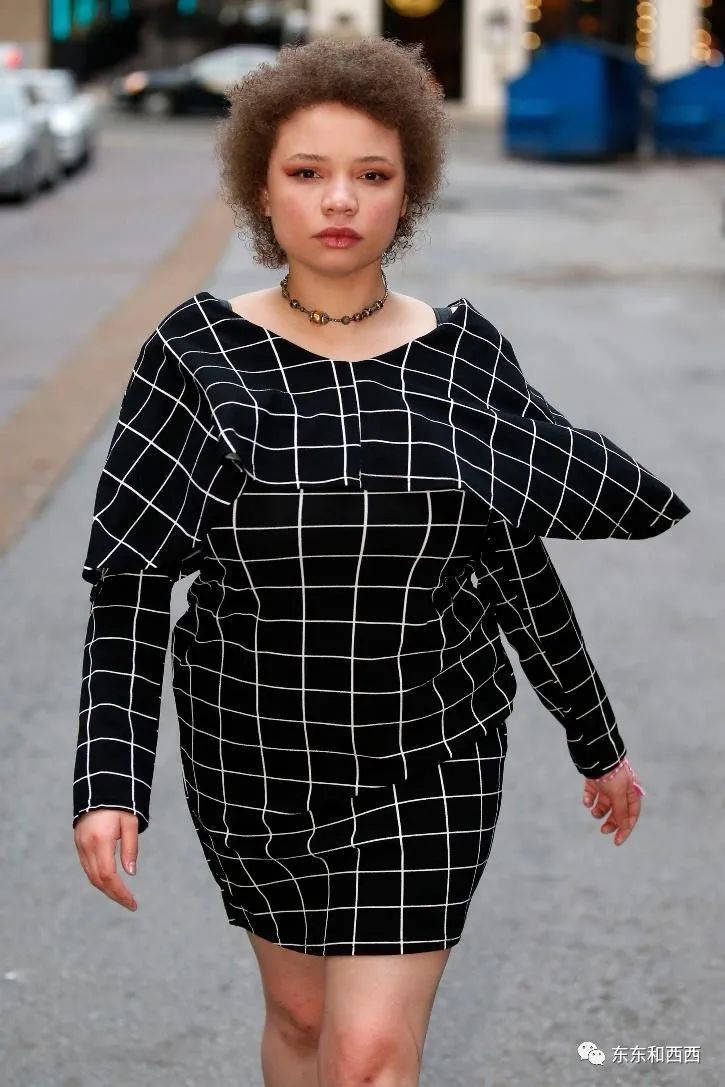 斯皮尔伯格女儿要演成人片,有钱有资源混成这样,是不是太作了?_米凯拉