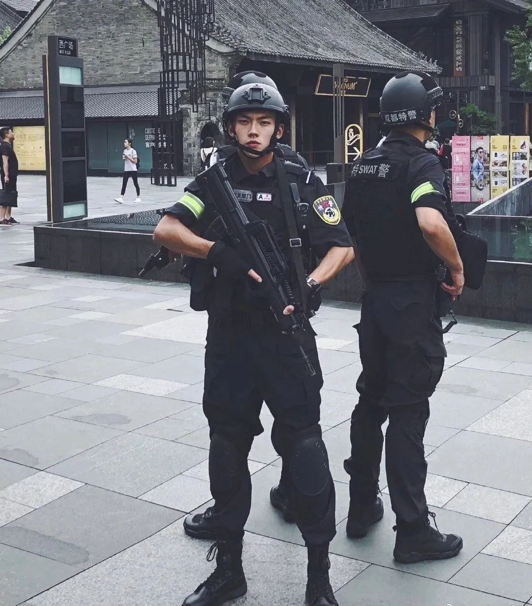 从医生到特警,有颜又有才,"基层f4"迷倒9亿少女!