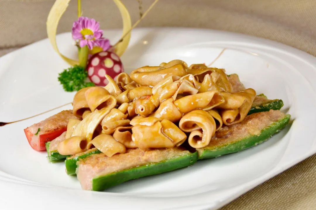 【豉油皇鹅肠相酿青椒】58元/例【 味菜三椒炒猪面青】58元/例【子姜