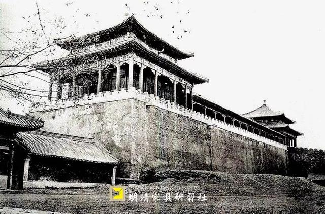 外金水河旁的石狮子午门外金水河紫禁城航拍,图片下部是景山(高清多图