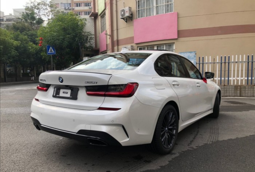 37.6万入手宝马325i曜夜版,车主分享真实买车价格和用车感受