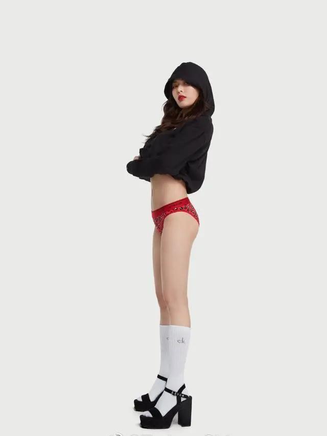 164cm金泫雅拍内衣大片秀身材意外穿出腿精既视感