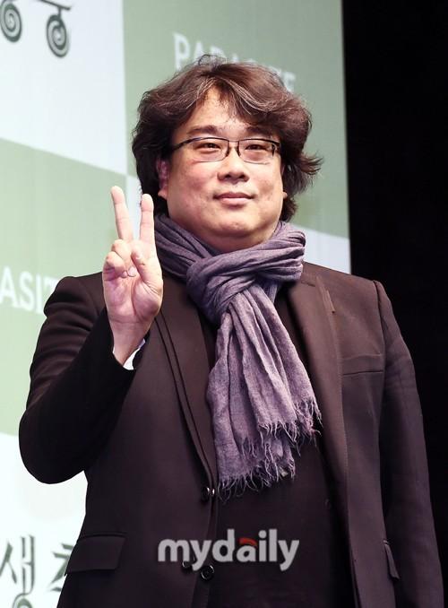 韩国电影导演奉俊昊为防治疫情捐献1亿韩元